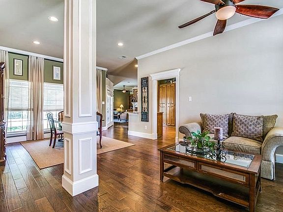 5th image of 510 Lake Meadows Dr