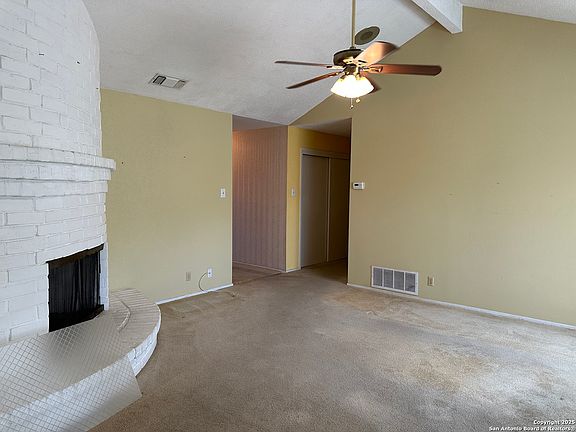 4th image of 170 High Oak