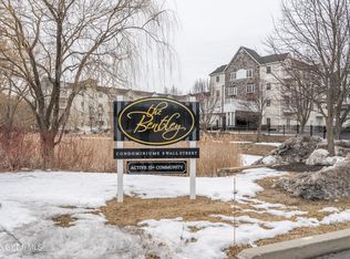 8 Wall St APT 210, Clifton Park, NY 12065