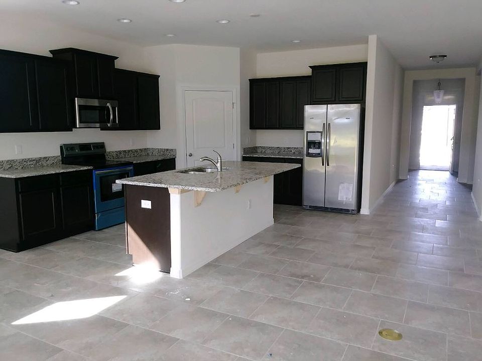 1st image of 172 Waterside Cir