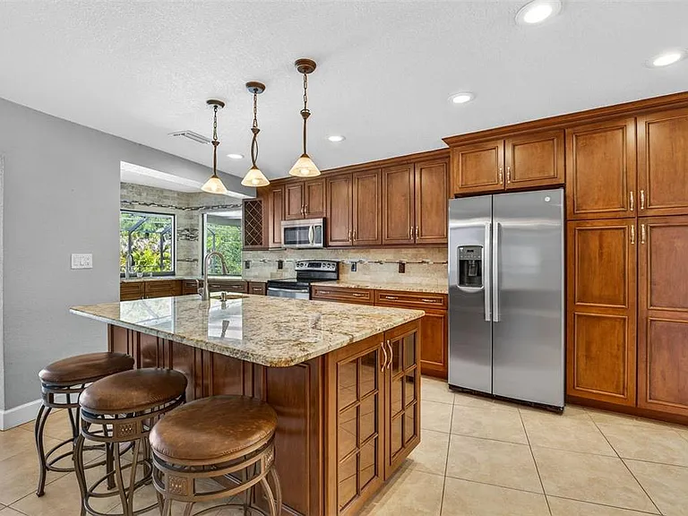 2111 Paddock Cir — Photo 5