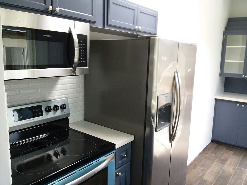 Contemporary kitchen