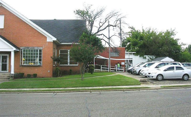 2nd image of 1319 Magnolia St