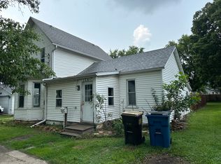 104 W South St, Morrison, IL 61270