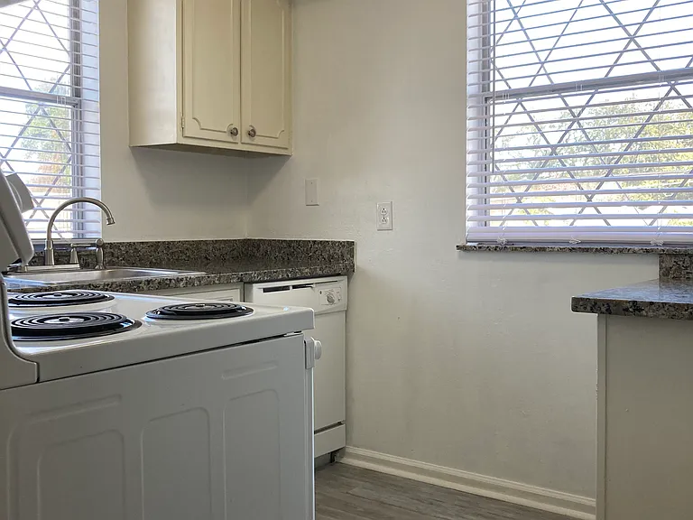 2134 Metairie Rd #202 — Photo 6