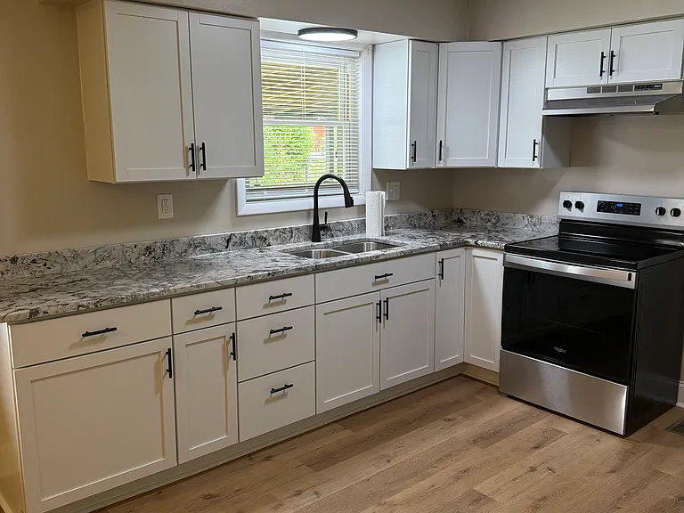 209 Hiawatha Trl — Photo 2