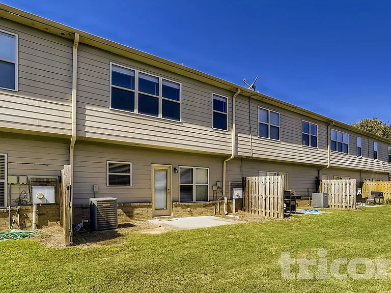 281 Oakland Hills Way — Photo 18