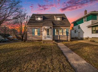 1035 Lyon St NE, Grand Rapids, MI 49503