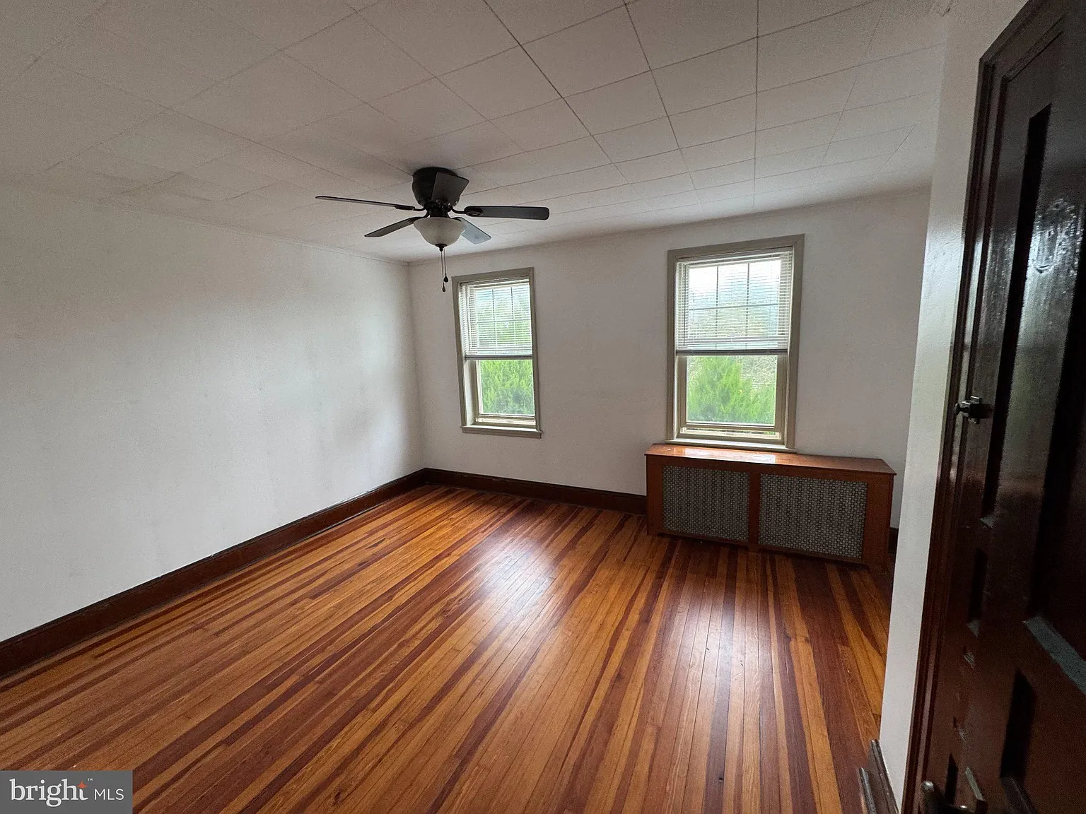 3 bed, 1.0 bath, 1152 sqft, $2,200 — Photo 3