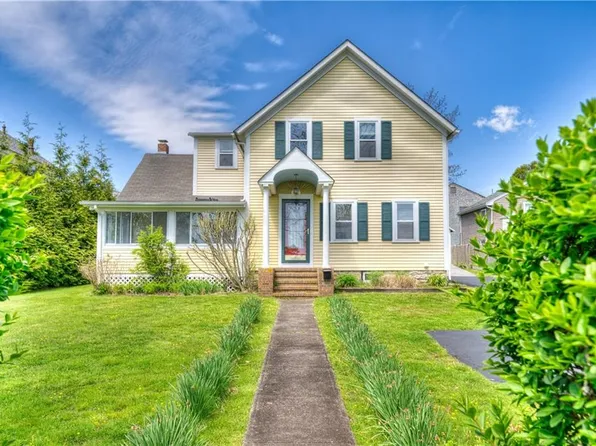 207 Ocean Rd, Narragansett, RI 02882
