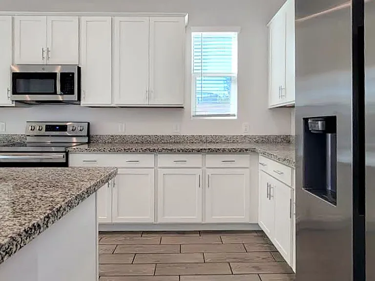 15733 W Polk St — Photo 12