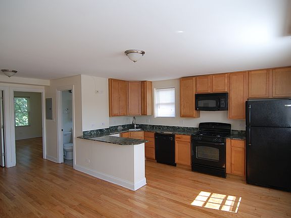 3rd image of 5320 N Francisco Ave APT 2S