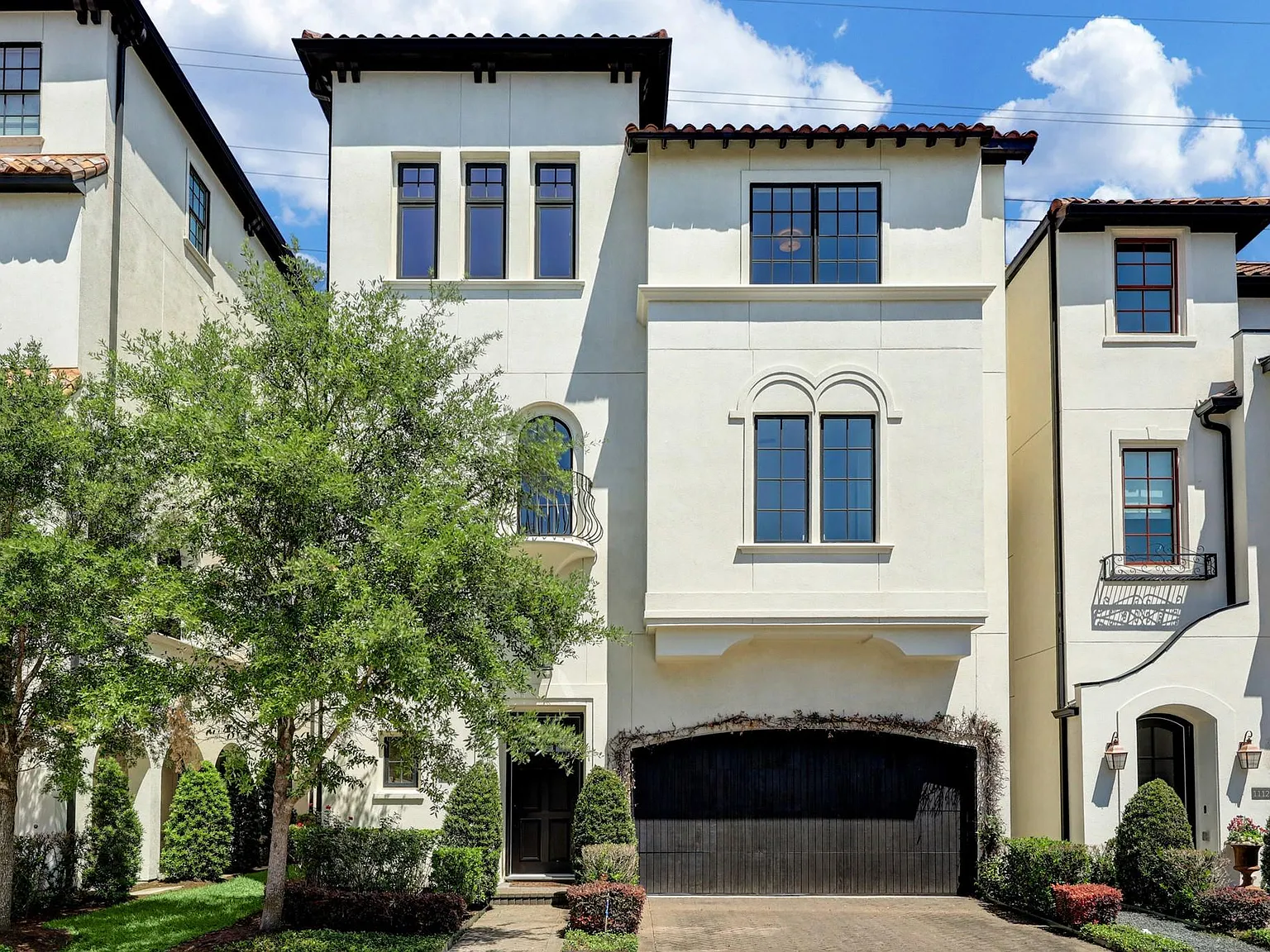 3 bed, 3.5 bath, 3736 sqft, $7,750 — Photo 3