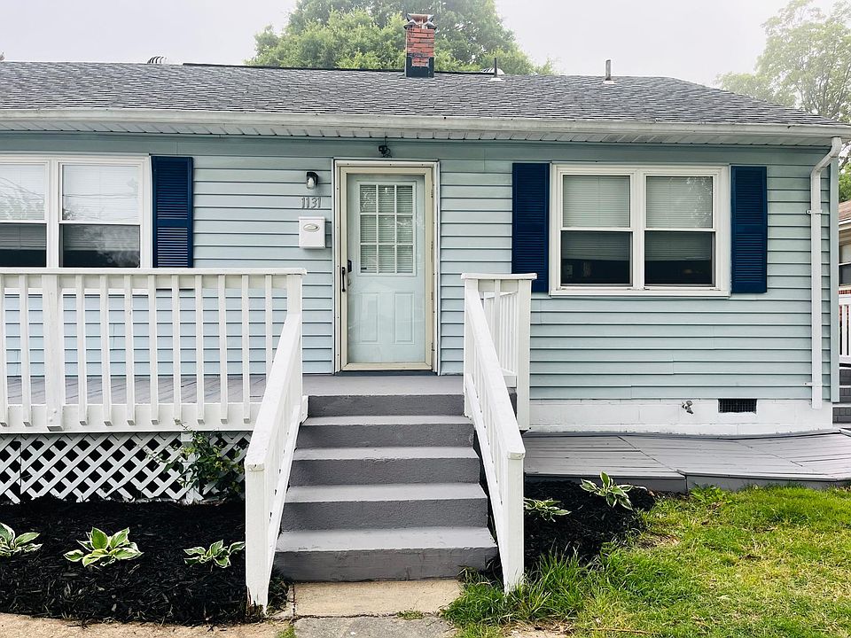1st image of 1131 E Balview Ave