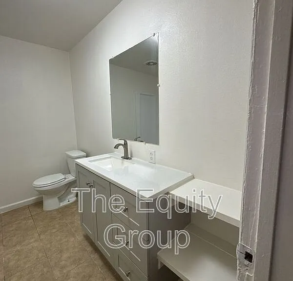 1140 W Tulare Ave #C — Photo 17