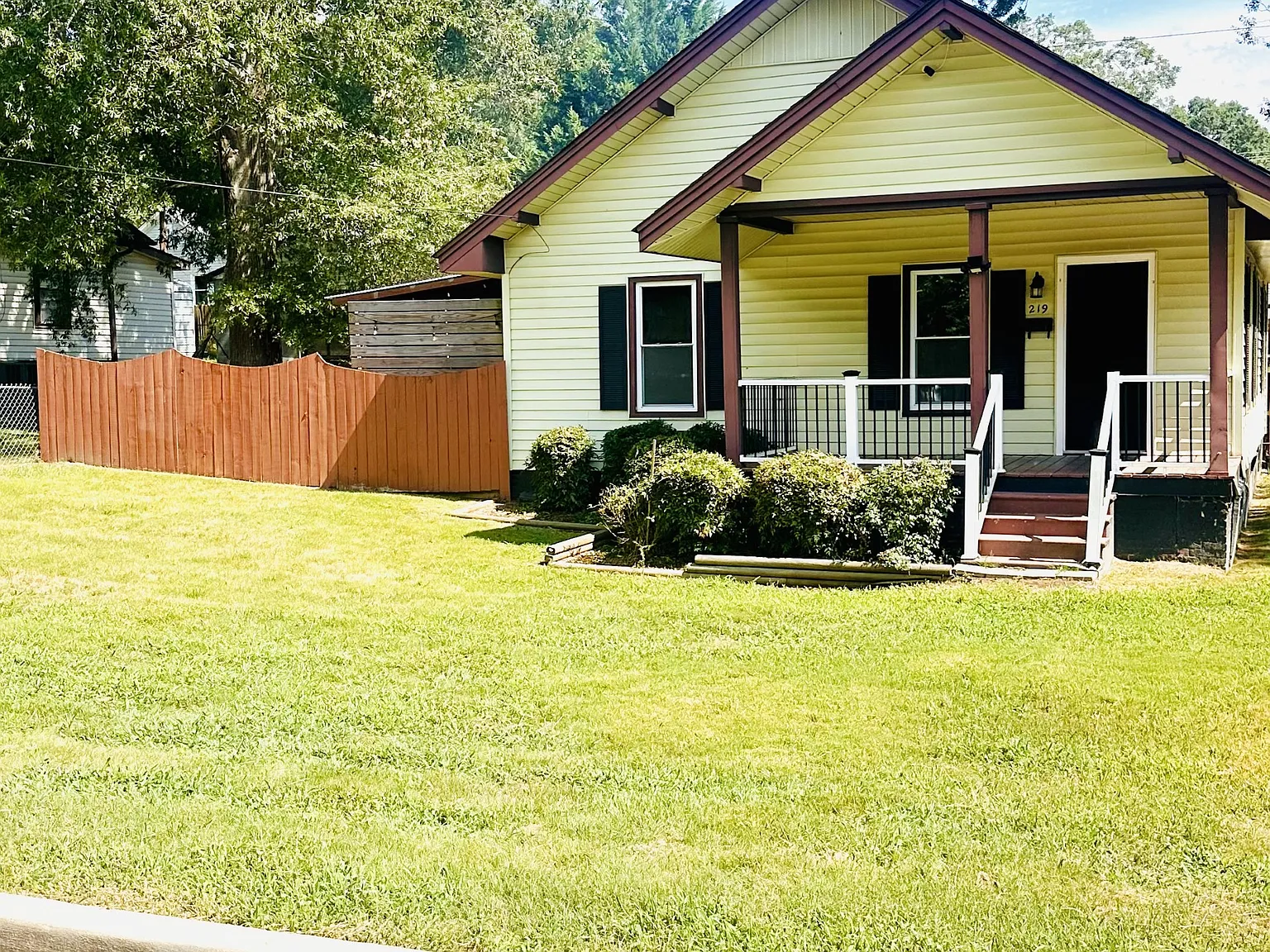 2 bed, 920 sqft, $1,800 — Photo 1