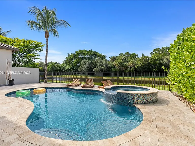 9529 Eden Roc Ct — Photo 9