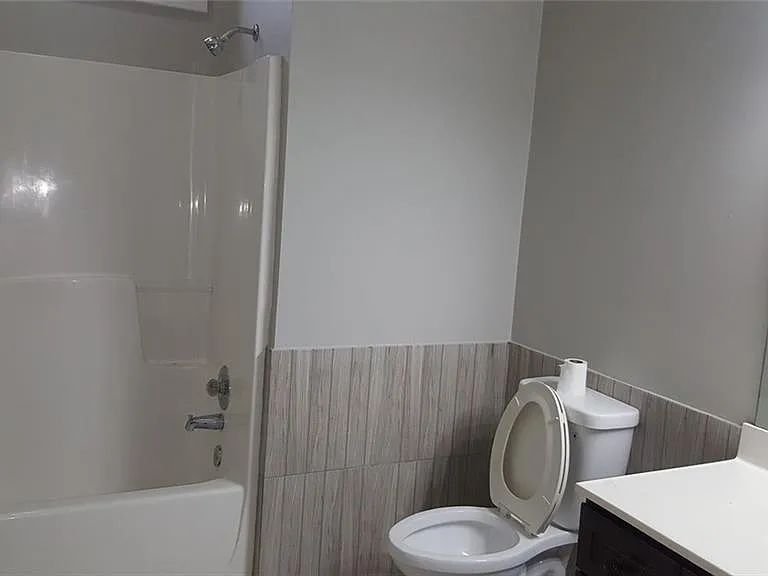 3885 Waterford Dr — Photo 24