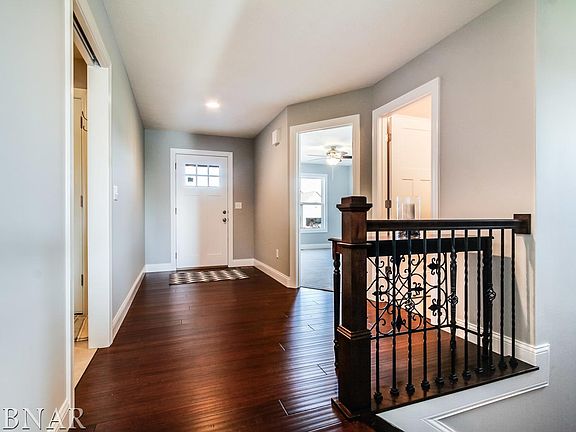 5th image of 28 Cross Creek Ct