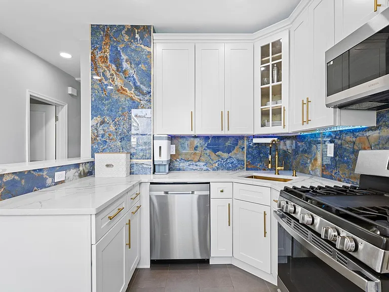 98 Bergen Ave #1 — Photo 10