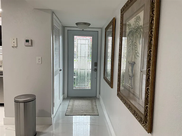 9420 S Hollybrook Lake Dr #102 — Photo 4