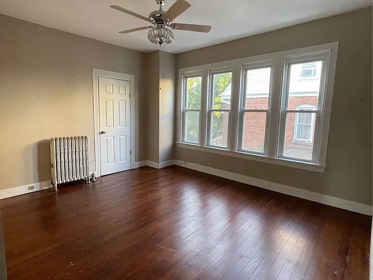 95 Hollywood Ave #1 — Photo 1
