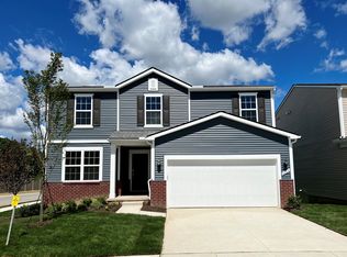 6057 Fieldstone Cir, South Lyon, MI 48178