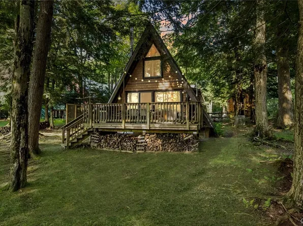 582 S Shore Rd, Old Forge, NY 13420