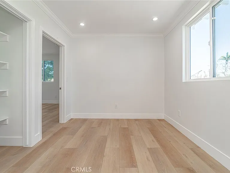 13128 Putnam St — Photo 24