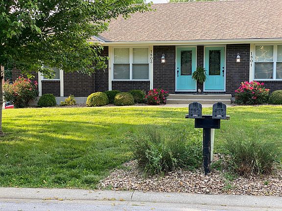 front view of duplex located in Plaza Estates, in a low traffic area
be sure to ask about Seniors Discount, over 55