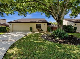 3692 Glen Oaks Manor Dr, Sarasota, FL 34232