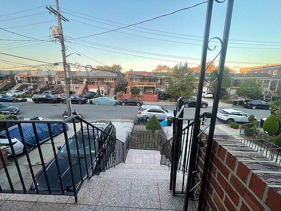 4th image of 2050 E 53rd Pl