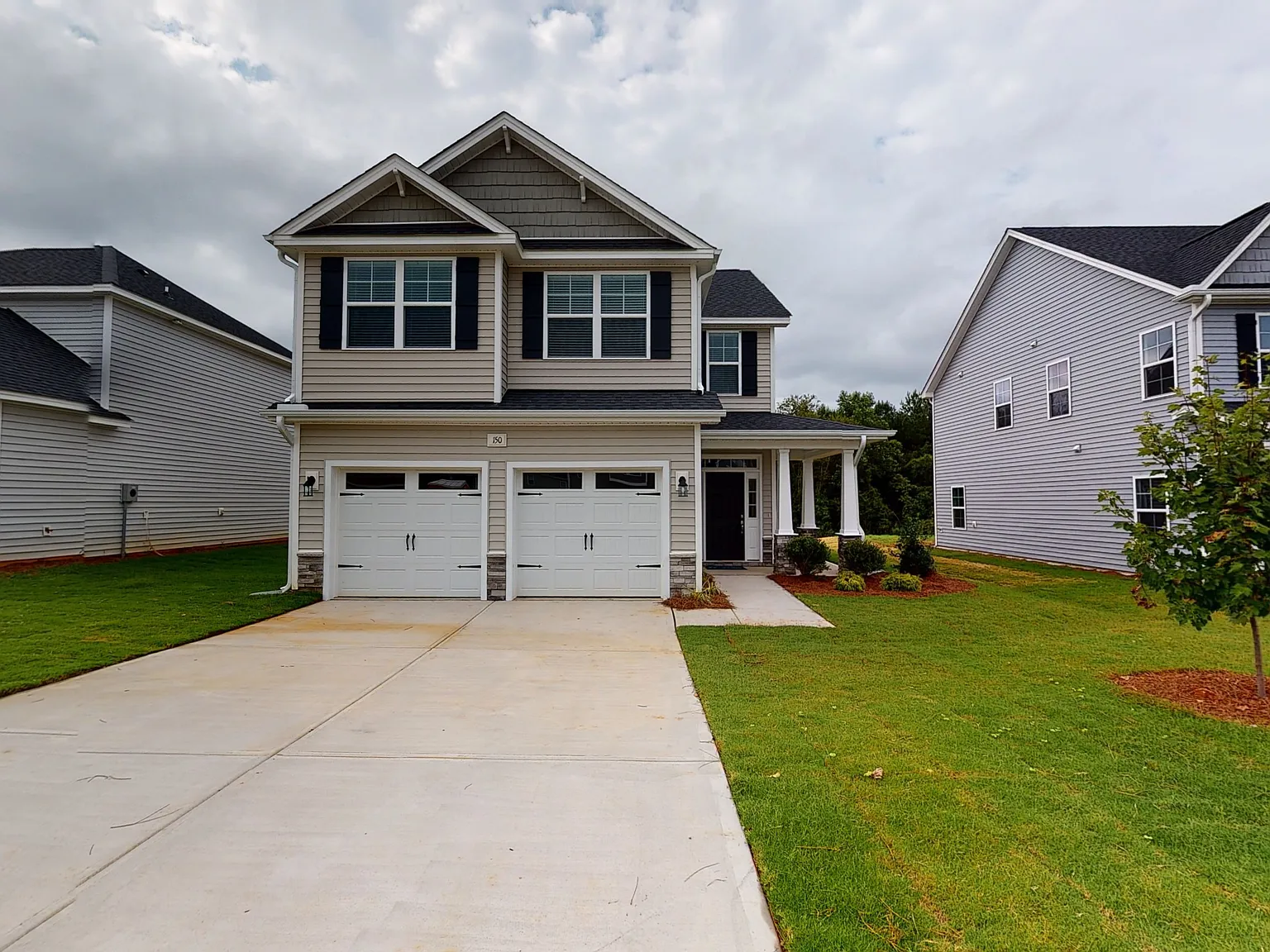 150 Hanover Ct — Photo 1