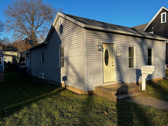 3rd image of 426 E Illinois Ave