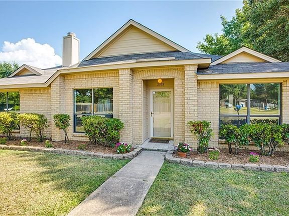 4th image of 2109 Rockbluff Dr