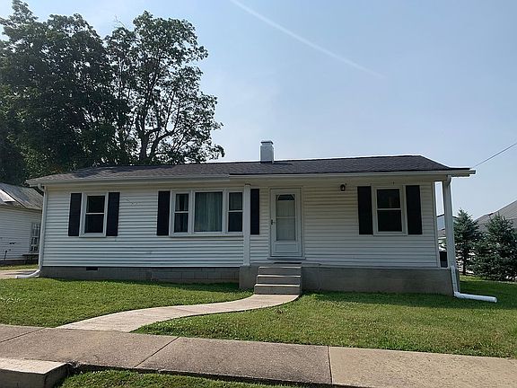 4th image of 169 N Main St