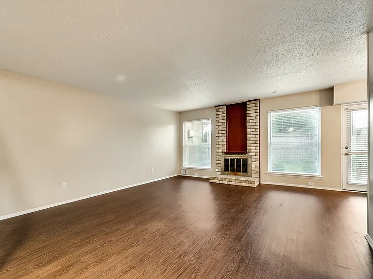 3101 Duck Creek Pkwy — Photo 6