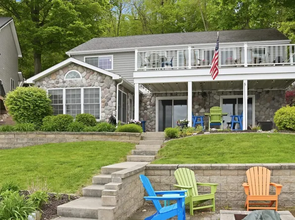 9715 E 645 S, Wolcottville, IN 46795