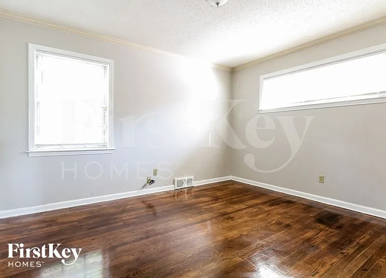 4560 Parkwood Rd — Photo 11