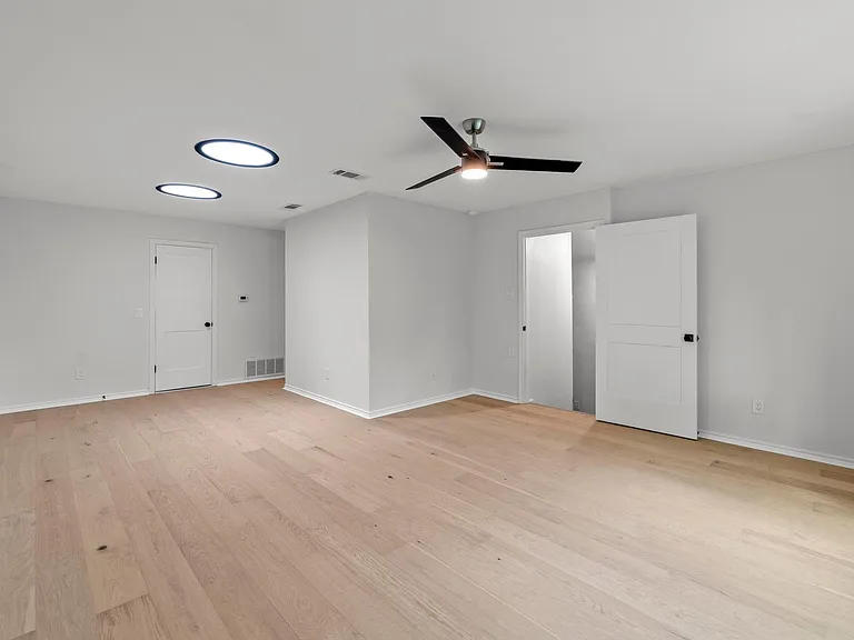 801 Lime Rock Dr — Photo 32
