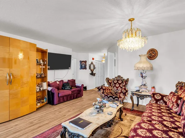 2508 Harmon Cove Tower image 5 of 24