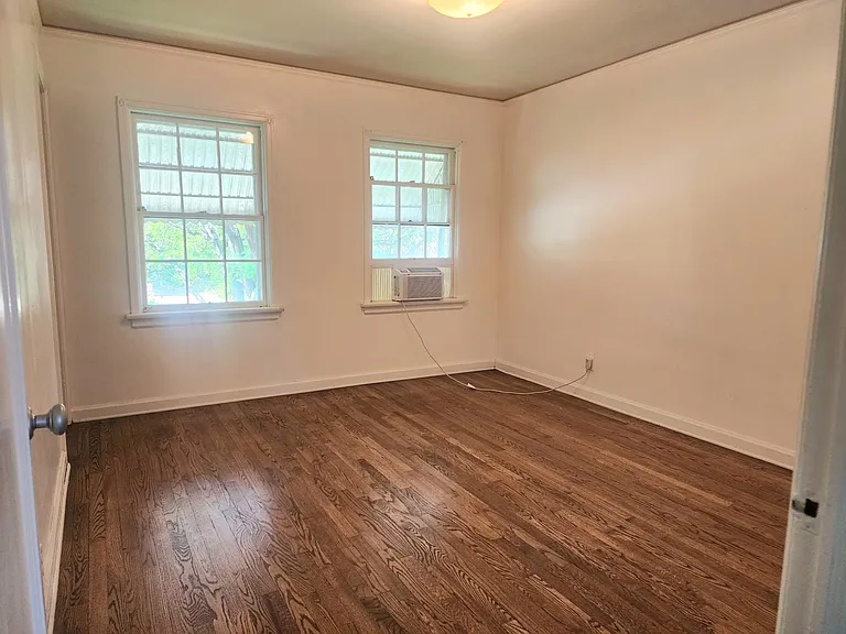 2038 N Grand Ave — Photo 8
