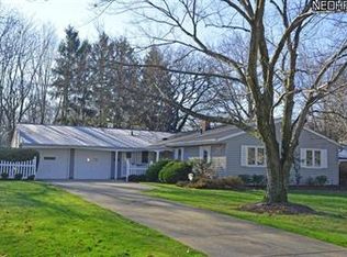 30207 Crestview Dr, Bay Village, OH