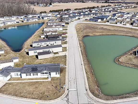 2nd image of 2556 E Autumn Lake Dr