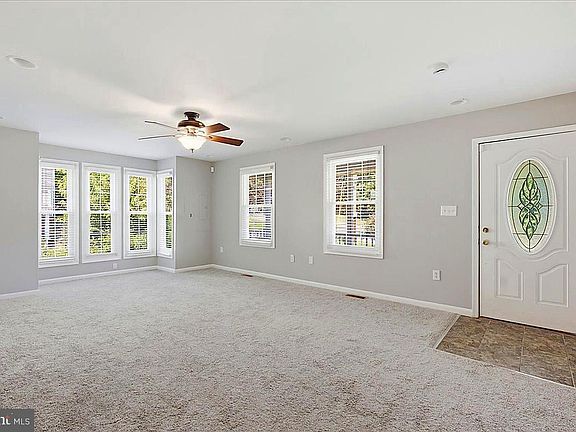 5th image of 104 Mattingly Ave