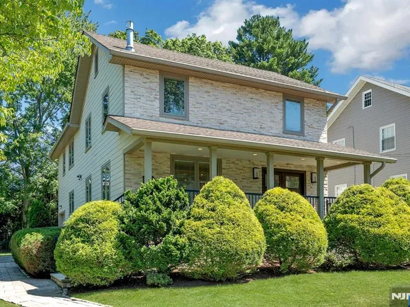 35 Elm St, Tenafly, NJ 07670