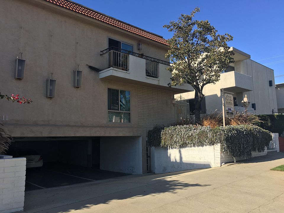 1st image of 11711 Darlington Ave APT 6