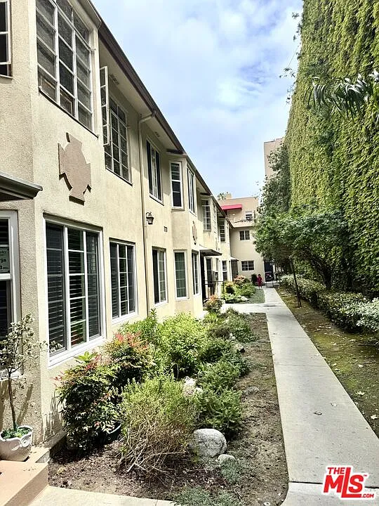 1 bed, 1.0 bath, 750 sqft, $2,000 — Photo 4