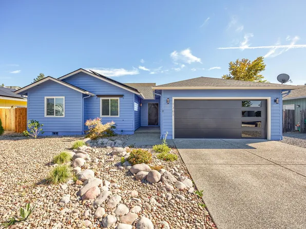 1361 Abby Ln, Grants Pass, OR 97527