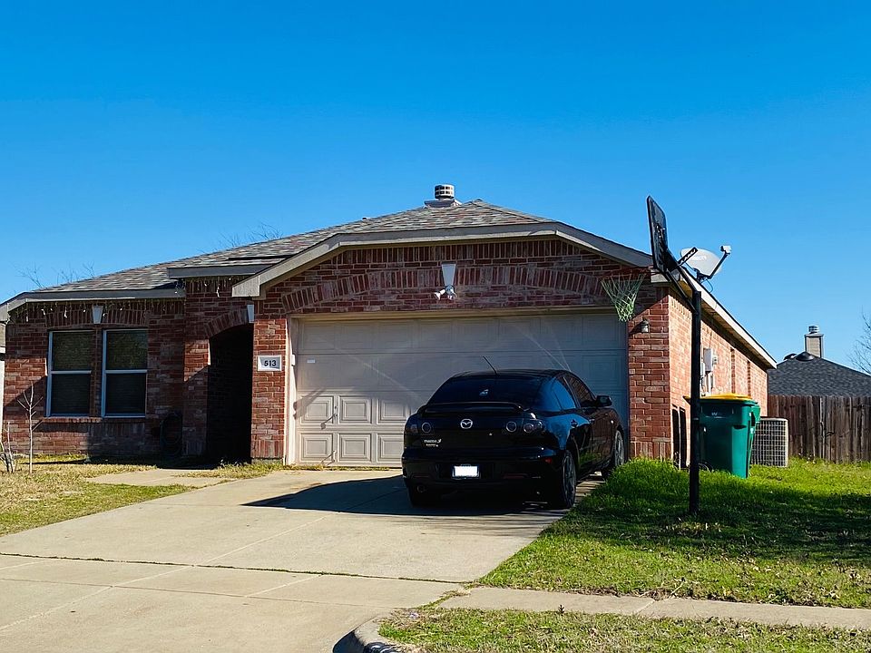 1st image of 513 Kings Ct